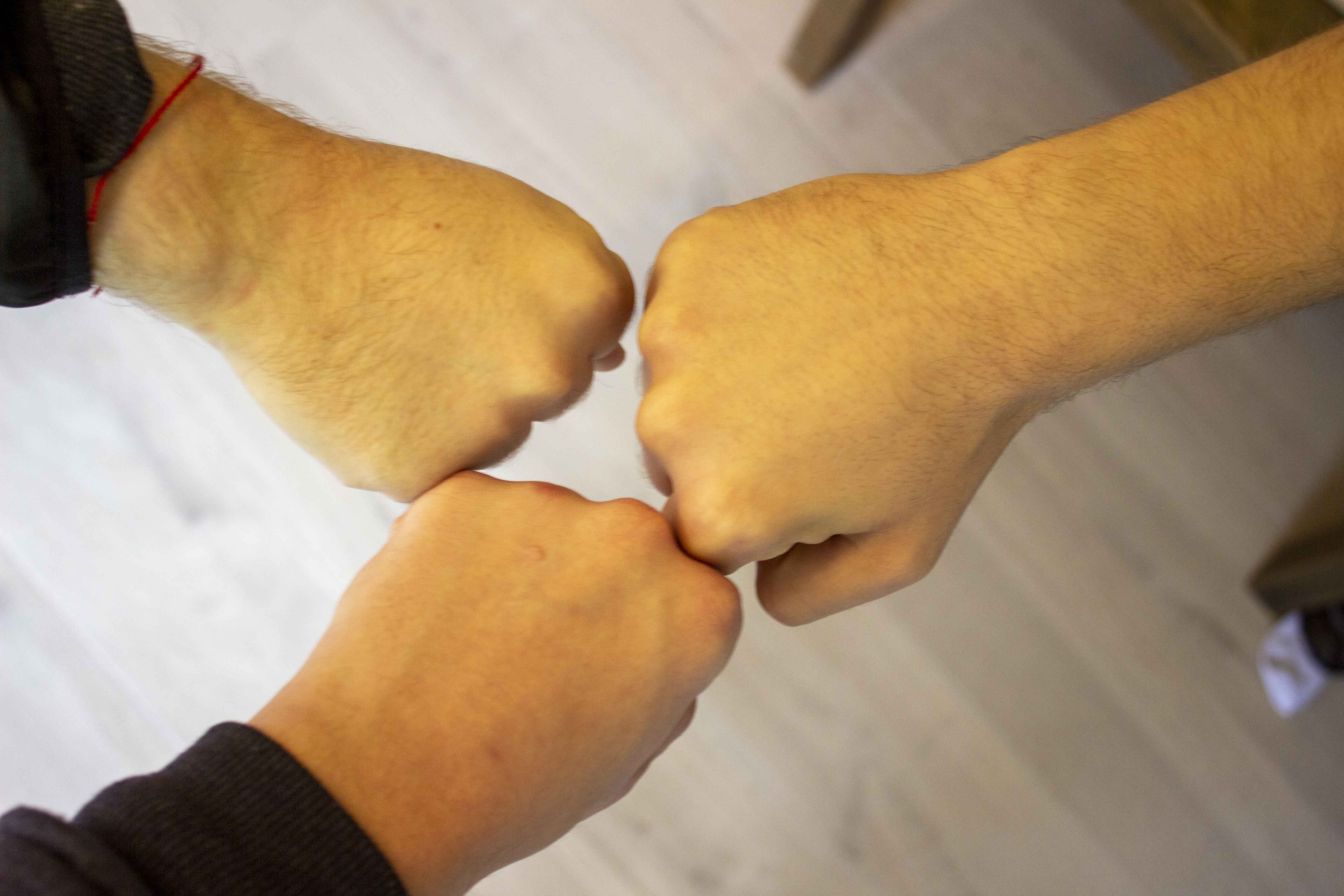 Image of two cyklers